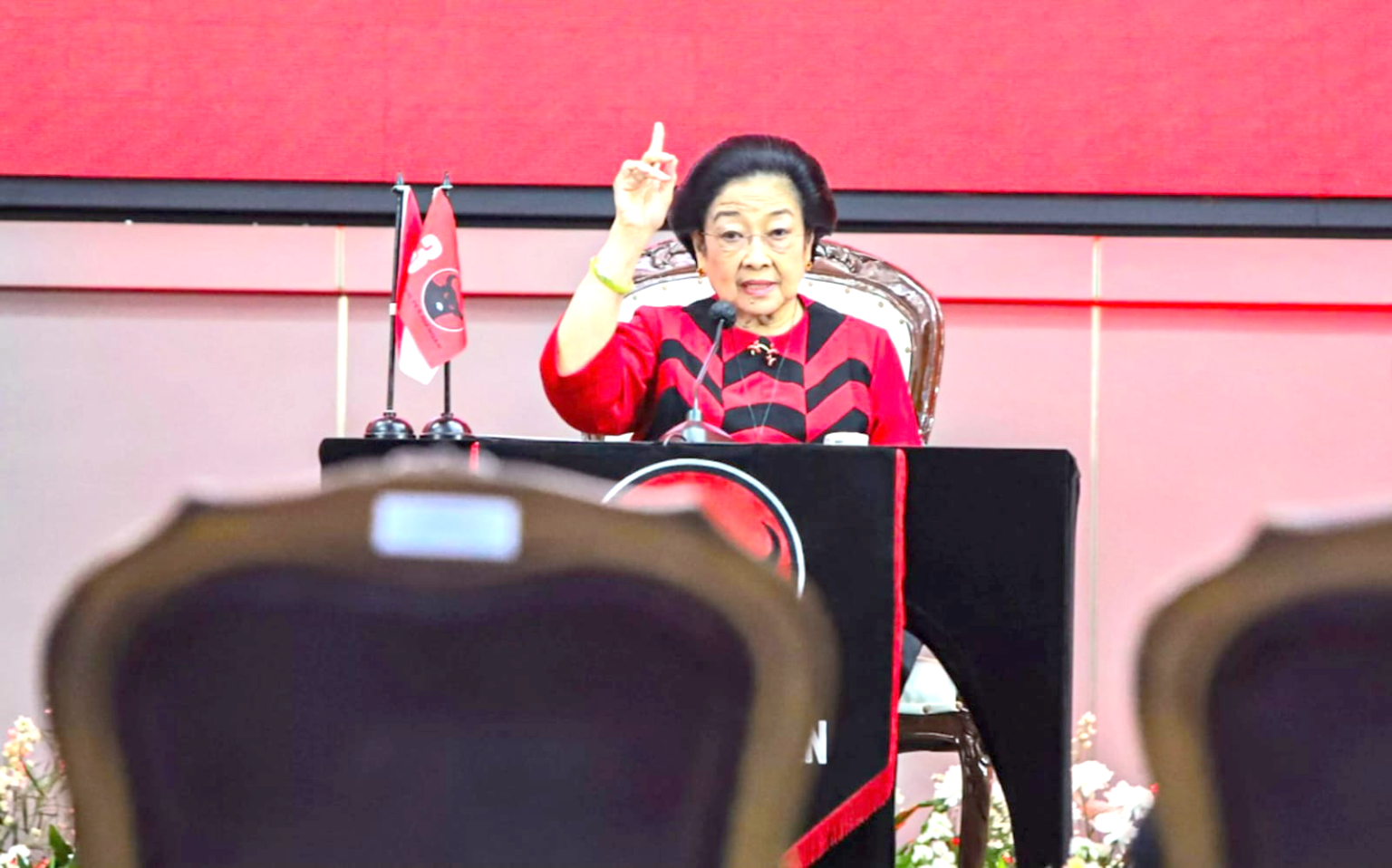 Megawati Minta Kepala Daerah PDIP Tunda Retret Timex Kupang