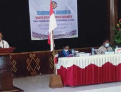 Buka Konfercab II WKRI DPC Paroki St. Kristoforus, Bupati Paulina Ajak Perempuan Bangkit