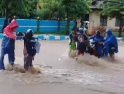 Hujan 8 Jam, Rumah Warga 3 RT di Kelurahan Batuplat Tergenang Banjir