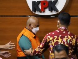 Resmi Tersangka, KPK Tahan Wali Kota Bekasi Rahmat Effendi