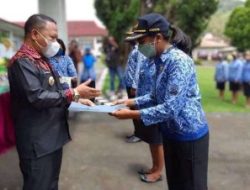 Serahkan SK 144 PNS Baru, Wabup Ngada: Kerjalah dengan Dedikasi Tinggi