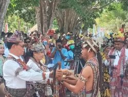 Utusan Timor Leste dan Etnis Tionghoa Ikut Karnaval Budaya Satu Abad Kota Kefamenanu
