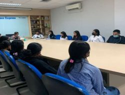 Mahasiswa MBKM Prodi Ilmu Komunikasi Undana Gelar Talkshow Bijak Menyikapi Berita Hoax