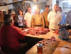Gubernur NTT Diminta Tertibkan Penjualan Daging “Liar” di Pinggir Jalan