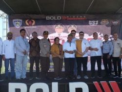 Gavriel Novanto Bersama Korinus Masneno Buka Road Race Bupati Kupang Cup 1