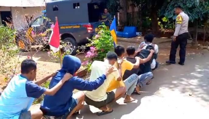 Nyaris Adu Jotos dengan Linmas Ketika Ditegur, 13 Pemuda Diamankan Polisi