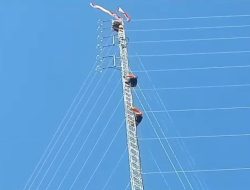 Berulah, Pria Ini Nekat Panjat Tower Radio Setinggi 64 Meter dan Ancam Bunuh Diri