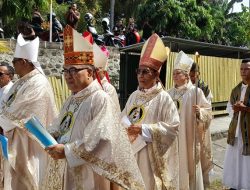 Lima Uskup dan Ratusan Imam Hadiri Misa Requiem di Gereja Kristus Raja Katedral Ende