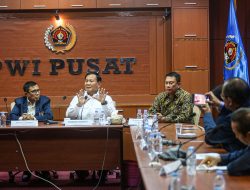 Di Dewan Pers, Prabowo Sebut Stabilitas Kunci Pembangunan