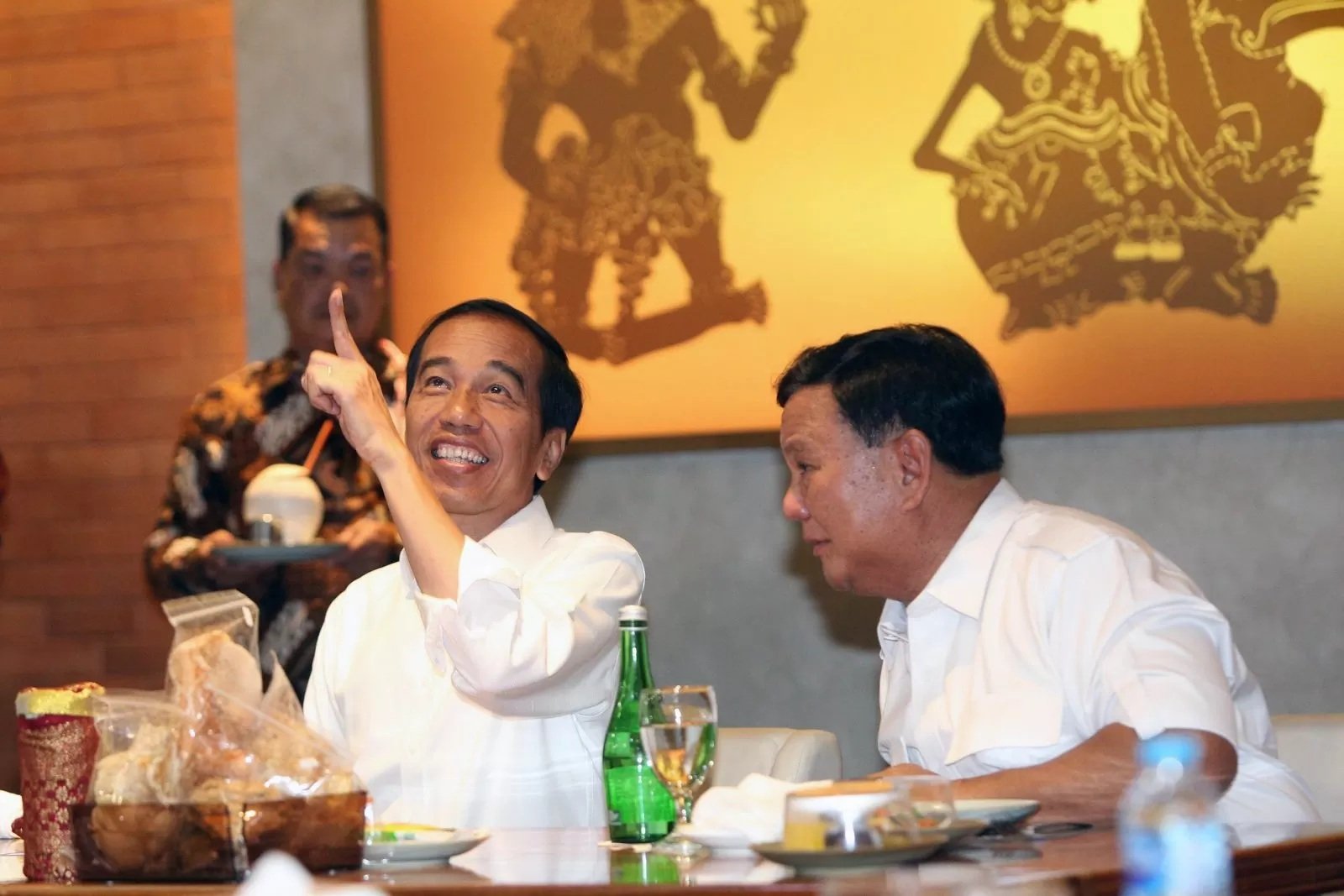 Jokowi Dan Prabowo Bertemu Empat Mata - Timex Kupang