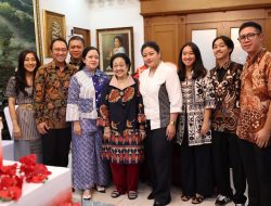 Megawati Rayakan Ultah Ke-77 dengan Kerabat Dekat