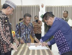 Bupati Sabu Raijua Serahkan DPA kepada Satuan Kerja