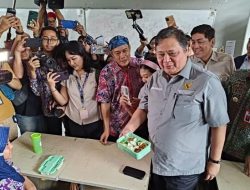 Menko Airlangga Cek Simulasi Penerapan Program Makan Gratis