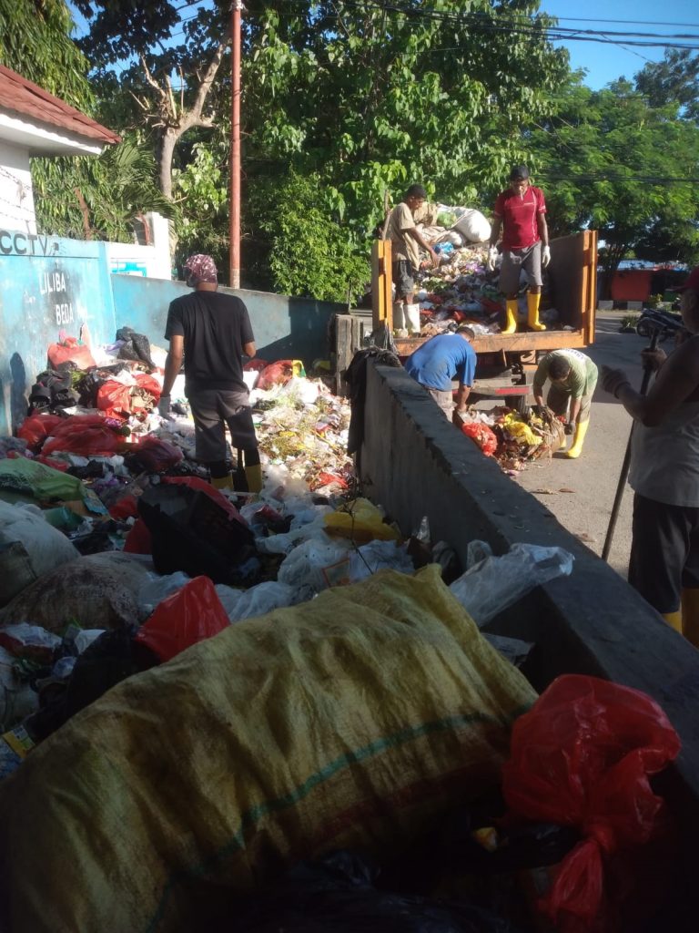 Libur Idul Fitri Sampah Meningkat Drastis Timex Kupang