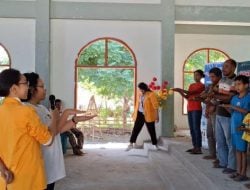 Tim Dosen FKKH Undana Sosialisasi dan Edukasi 100 Warga Desa Kualin-TTS Terkait Rabies dan CTPS