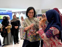 Menteri Keuangan Beri Semangat Nasabah PNM untuk Terus Berdaya