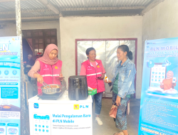 Srikandi PLN Gencar Kampanye Electrifying Lifestyle dan Promosikan PLN Mobile di Pasar Malanuza