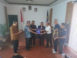 Serahkan SK B1-KWK, Nasdem Dukung Paket Akur di Matim