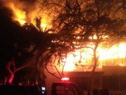 Gedung Kantor Dinkes NTT Terbakar