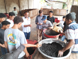 PLN Wujudkan Energi Bersih dalam Pembuatan Pellet Biomassa Berdayakan Masyarakat Lokal