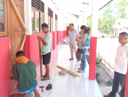 Kontraktor Segel Ruang Kelas, Siswa Belajar di Gedung Darurat